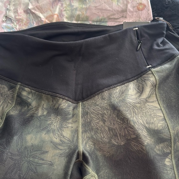 Calia brand workout tights, black and green, mesh - Picture 10 of 10